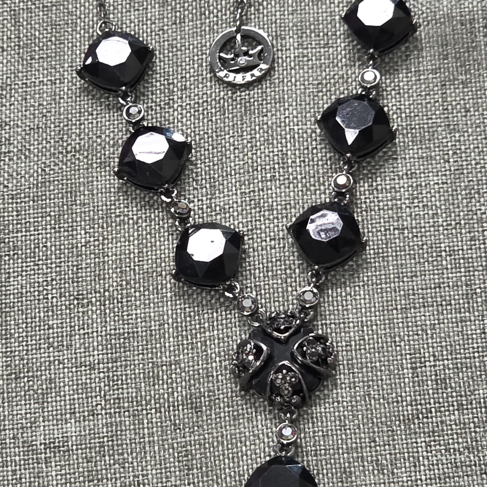 Vintage Signed Trifari Y-drop necklace with black arcrylic faceted stones. EUC - Picture 5 of 11